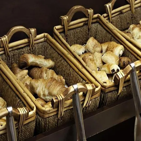 إيبيس ستايلز إيفيل كامبرون فندق