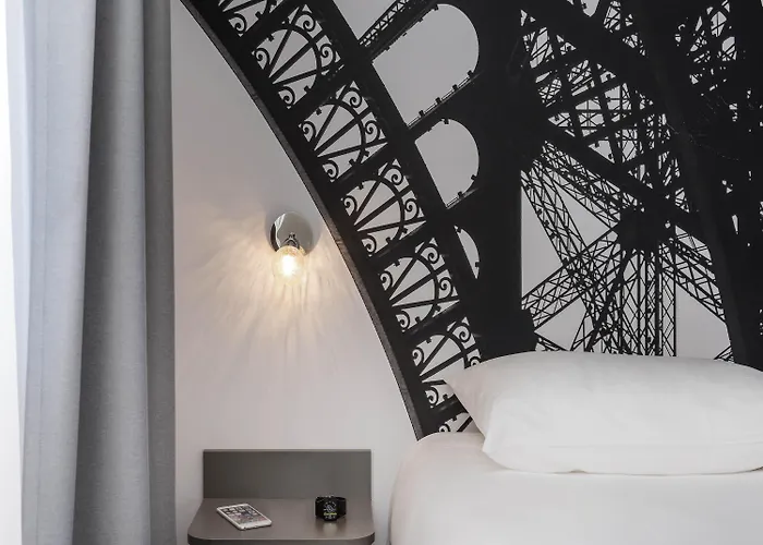 Ibis Styles Eiffel Cambronne Hotel 3*