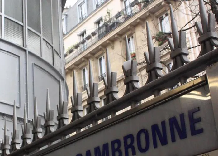 Ibis Styles Eiffel Cambronne 3*