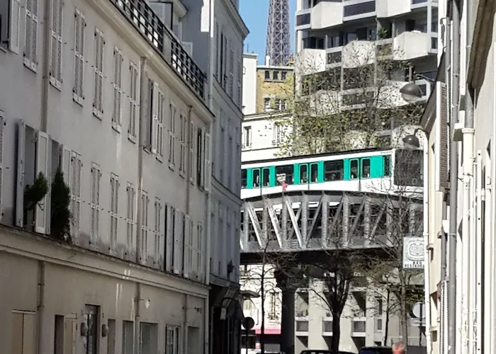 Ibis Styles Eiffel Cambronne 3*