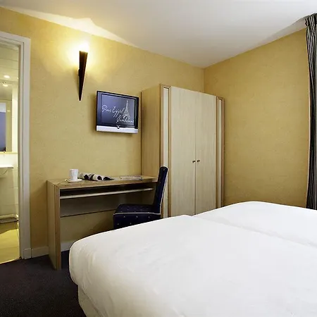 Отель Ibis Styles Eiffel Cambronne Париж