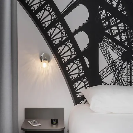 Ibis Styles Eiffel Cambronne Hotel 3*