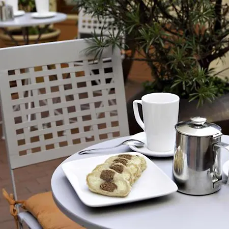 Отель Ibis Styles Eiffel Cambronne 3*