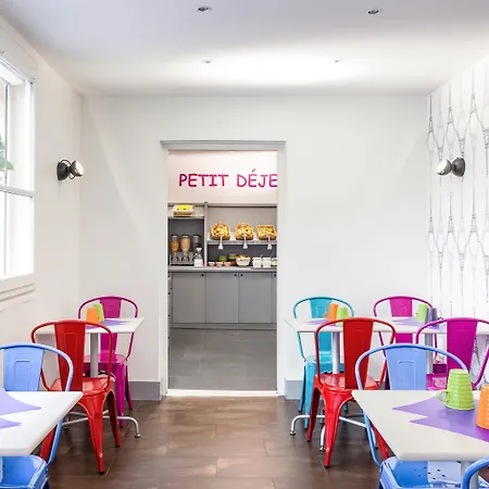 Hotel Ibis Styles Eiffel Cambronne 3*