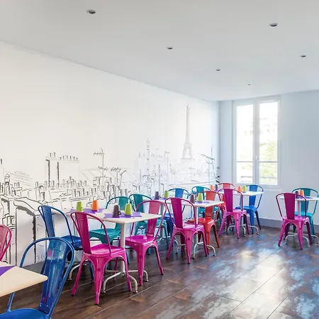 Отель Ibis Styles Eiffel Cambronne Париж