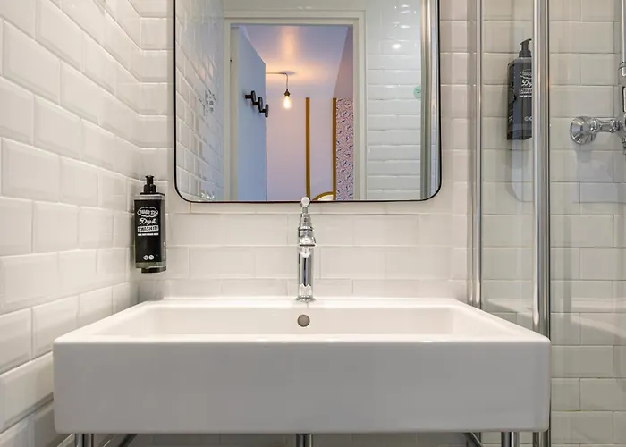 Ibis Styles Eiffel Cambronne Hotel 3*